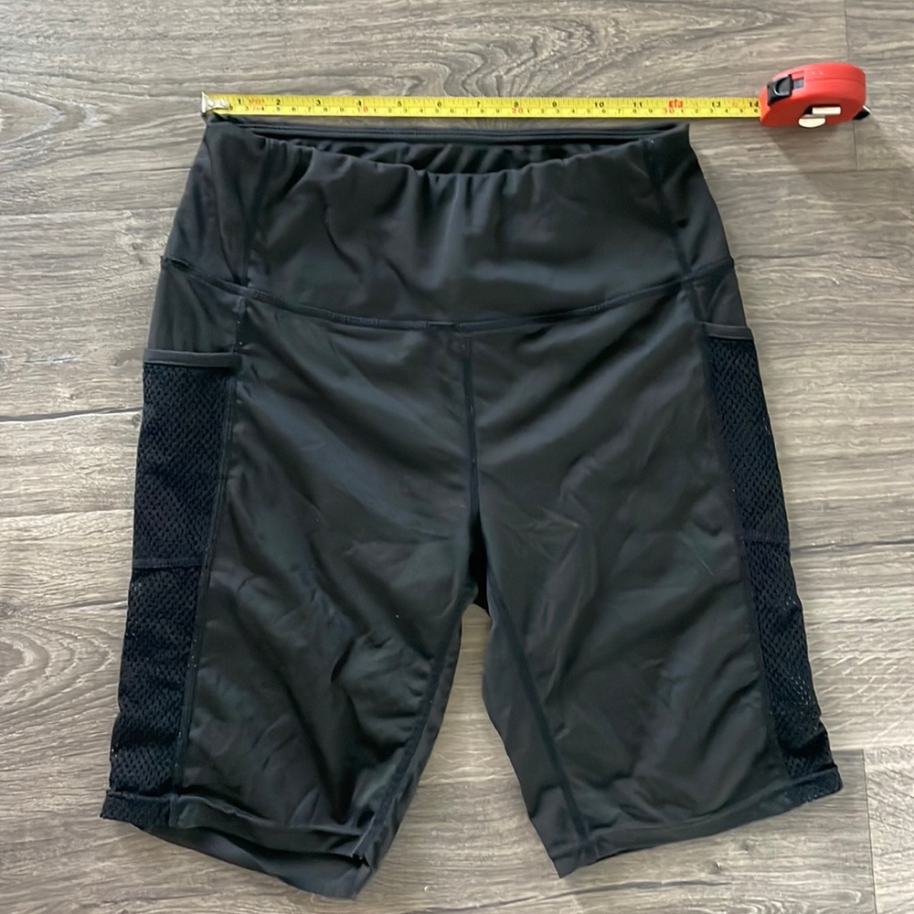 O to S leggings shorts size L